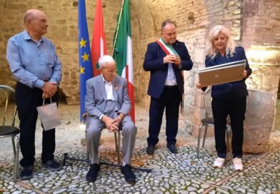 Foto della consegna dei riconoscimenti a Tony Fini e Joe Delle Donne